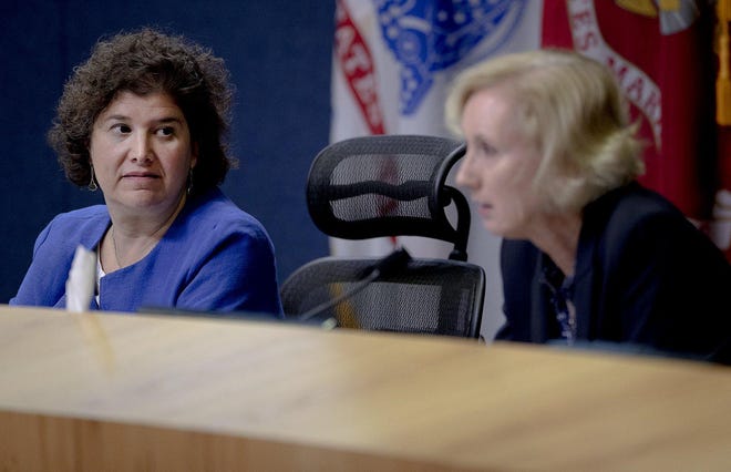Austin City Council Member Alison Alter listens to Council Member Ann Kitchen speak during deliberations on the city's land development code on Thursday. [NICK WAGNER/AMERICAN-STATESMAN]