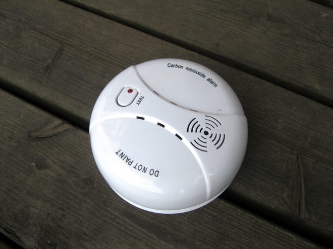Different patterns of beeps or chirps from your carbon monoxide alarm mean different things, though all signal that you must take some action. [Santeri Viinamäki [CC BY-SA (https://creativecommons.org/licenses/by-sa/4.0)] /Wikimedia]