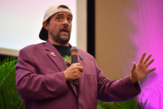 Filmmaker Kevin Smith visited Ringling College of Art & Design on Monday evening for a talk and trailer screening for his Sarasota area-shot film “Killroy was Here,” which used Ringling College students on its crew. [HERALD-TRIBUNE STAFF PHOTO / MIKE LANG]