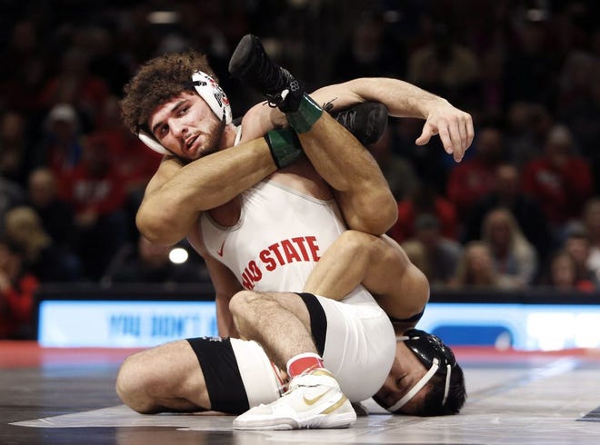 Ohio State's Sammy Sasso defeated Northwestern'st Yahya Thomas in a 149-pound match last month at the Covelli Center. Sasso defeated Thomas again on Saturday during the Big Ten championships in Piscataway, N.J. [Eric Albrecht/Dispatch file photo]