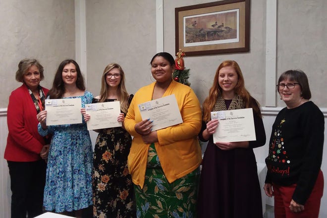 Pictured left to right at the DAR Good Citizen Luncheon are Pam Gerding, Good Citizen Chairman, Meredith Greer, Anna Hull, Macie Williams, Avery Harper, and Lisa Whitfield. [Contributed photo]