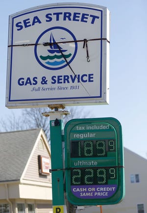 Gas is coming down to below $2 in many areas, this is on Sea Street Quincy, Sunday March 22, 2020 Greg Derr/The Patriot Ledger
