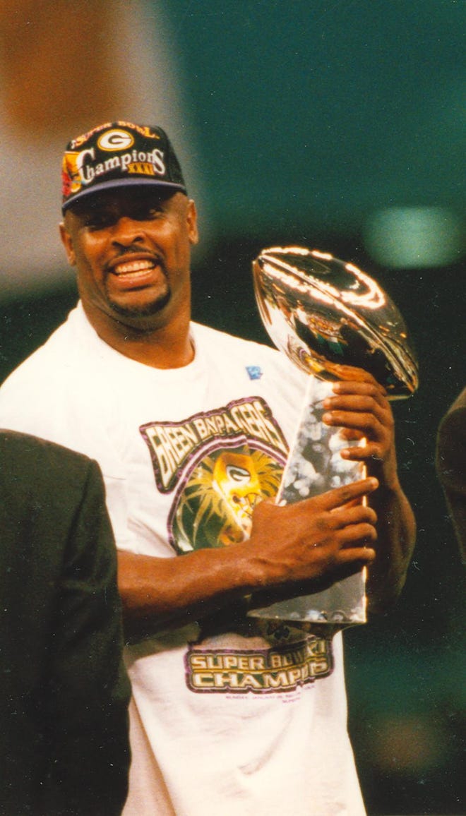 From R.C. Owens to Reggie White, the evolution of NFL free agency