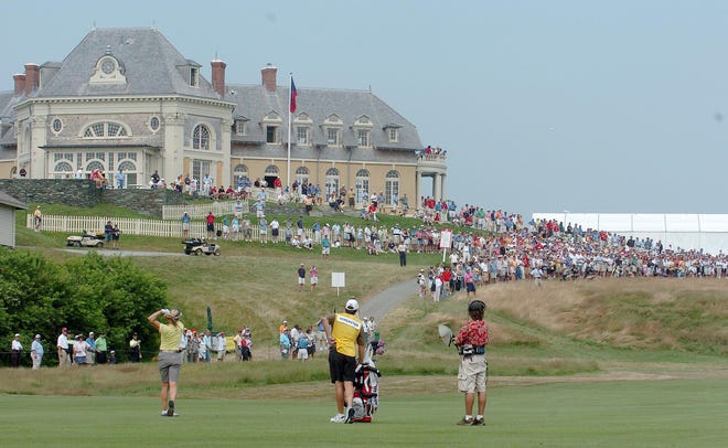 Spectators watch as Annika Sorentam hits a shot onto the green at Newport Country Club during the 2006 U.S. Women’s Open. Up to 75,000 fans are expected this summer in Newport for the U.S. Senior Open. [DAILY NEWS FILE PHOTO]