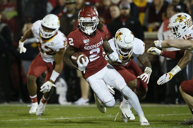 In last month’s draft, the Dallas Cowboys added explosive Oklahoma wide receiver CeeDee Lamb to an offense that ranked No. 1 in the NFL last year, putting up 431.5 yards per game while averaging 6.5 yards per play. [Sue Ogrocki/The Associated Press]