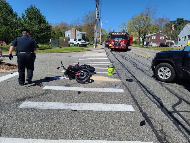 Firefighters responded to the entrance of Shaw’s just before noon for a motorcycle crash. The driver was transported to Good Samaritan Trauma Center with non-life threatening injuries, fire officials said.

[Courtesy/Mansfield Fire Department]