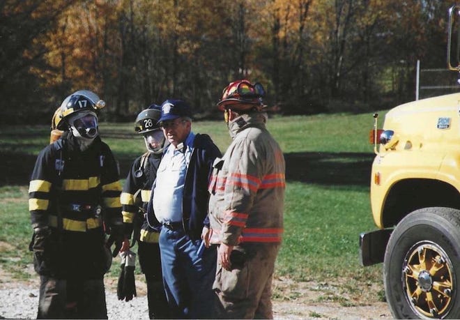 Former Director of the Wayne County Regional Training Facility, Jim Shriver, speaks with several first responders training on the grounds in 1998. Shriver died over the weekend. He was 87.