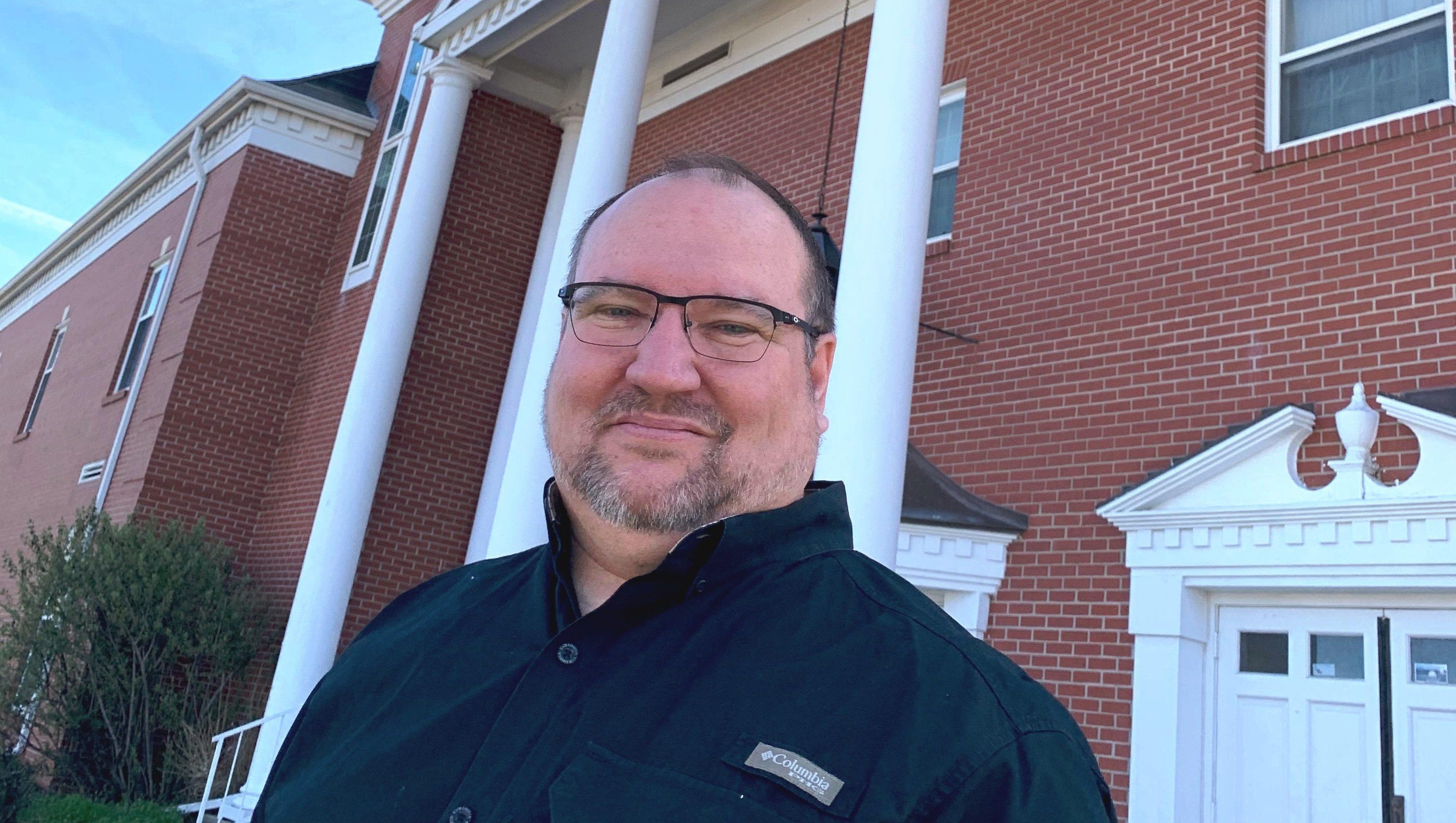 Pastor Todd Mullins Net Worth - u5opa4n