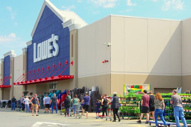 A long line forms outside the entrance to Lowe’s on May 2. Courtesy photo / Charlie Zapolski