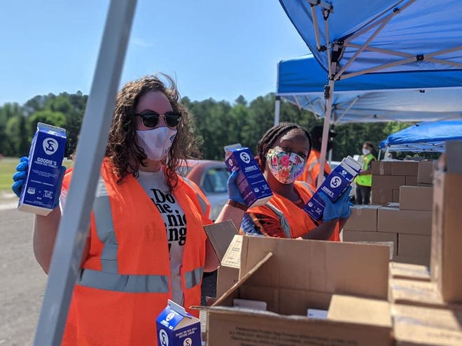Second Harvest and United Way recently distributed food to people in more than 500 vehicles at a mobile food pantry in Guyton. [COURTESY UNITED WAY-EFFINGHAM]