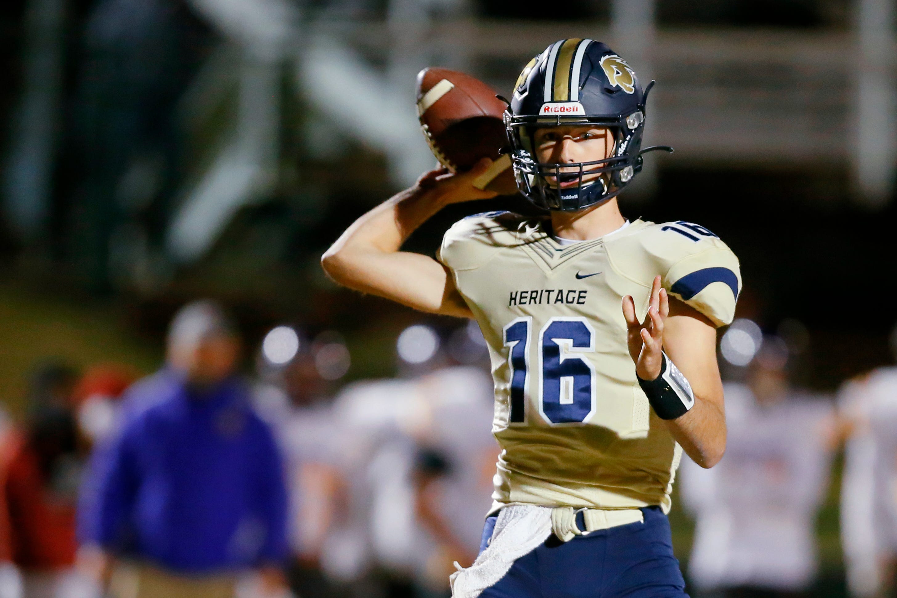 Oklahoma high school football Heritage Hall cruises past Kingfisher