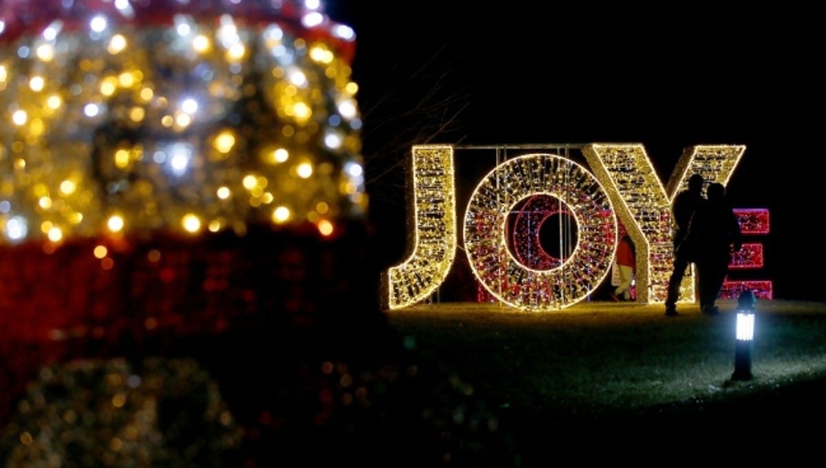 25 Ways To Celebrate Christmas 2020 In Oklahoma From Lights Displays To Quirky Attractions Holiday Merriment Abounds Even In 2020 Muskogee Christmas Lights 2021