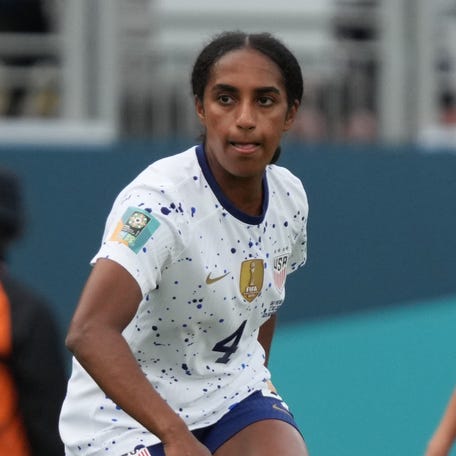 USWNT defender Naomi Girma (4) controls the ball against Vietnam during their 2023 World Cup opener.