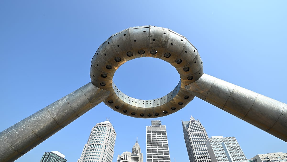 Hart Plazas futuristic fountain might gush again The story behind the effort