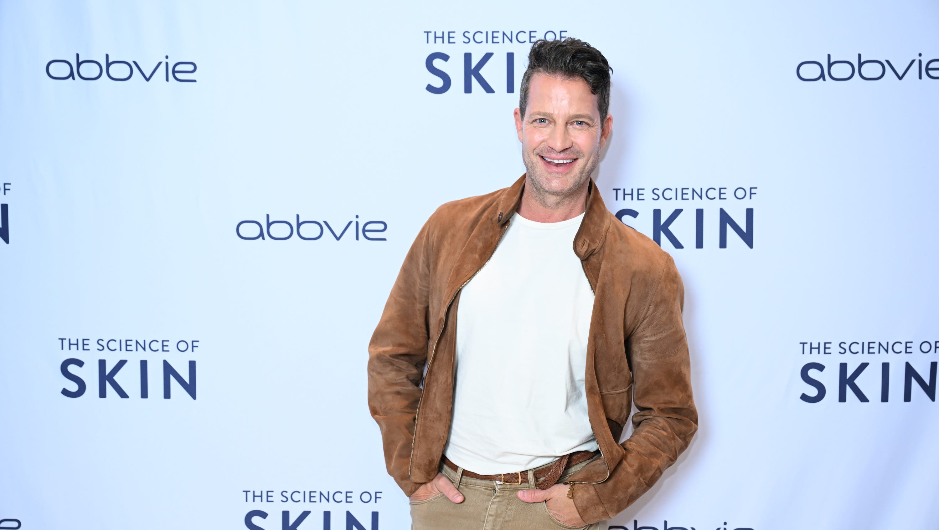 You know Nate Berkus from "The Oprah Winfrey Show" and HGTV – an interior designer with an eye for amazing aesthetics. What you might not know is that he's been privately battling the skin disease psoriasis.