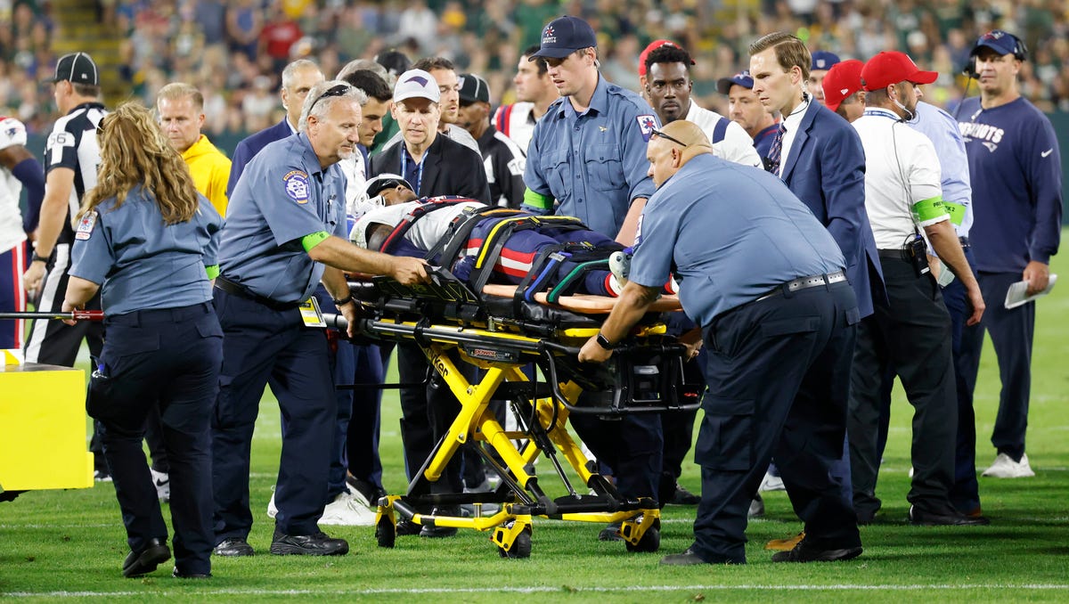 Saturdays NFL PatriotsPackers preseason game ended early after Isaiah Bolden carted off Saturdays NFL PatriotsPackers preseason game ended early after Isaiah Bolden carted off