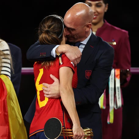 Luis Rubiales, president of the Royal Spanish Federation, greets Aitana Bonmati after Spain won the World Cup on Sunday.