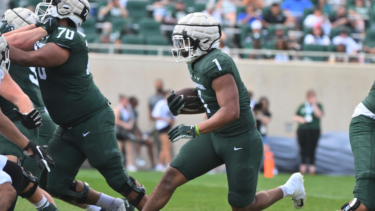 Michigan State football counting on good mix of backs to rebuild run game Michigan State football counting on good mix of backs to rebuild run game