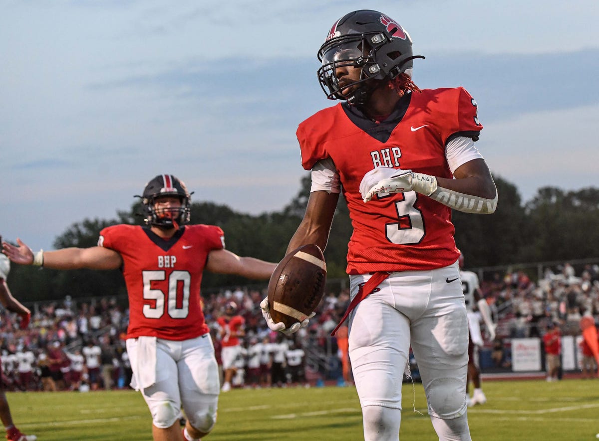 Action photos from the Belton-Honea Path Bears vs Westside Rams football game