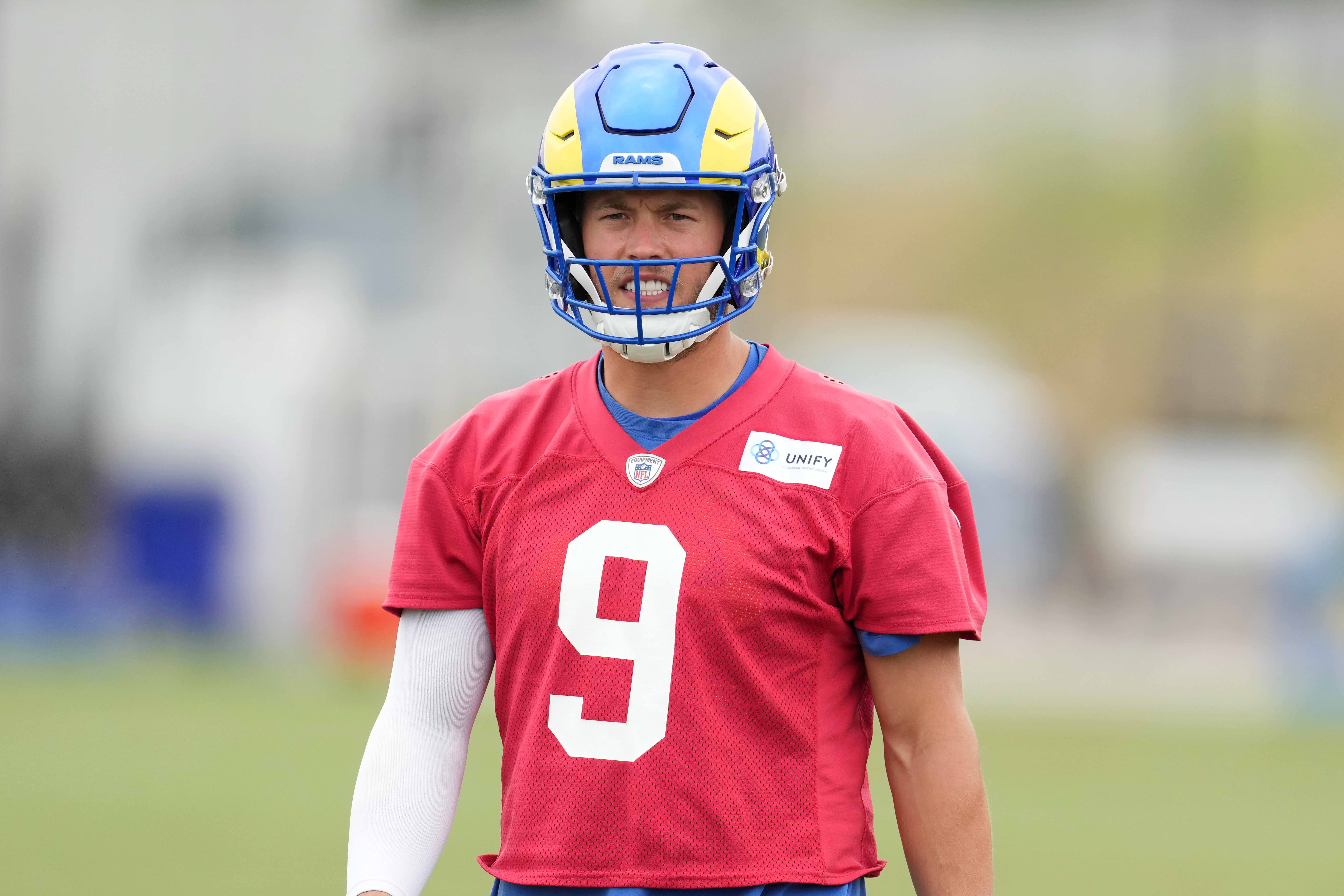 Matthew Stafford feels like he 'can't connect' with young Rams teammates, wife Kelly says