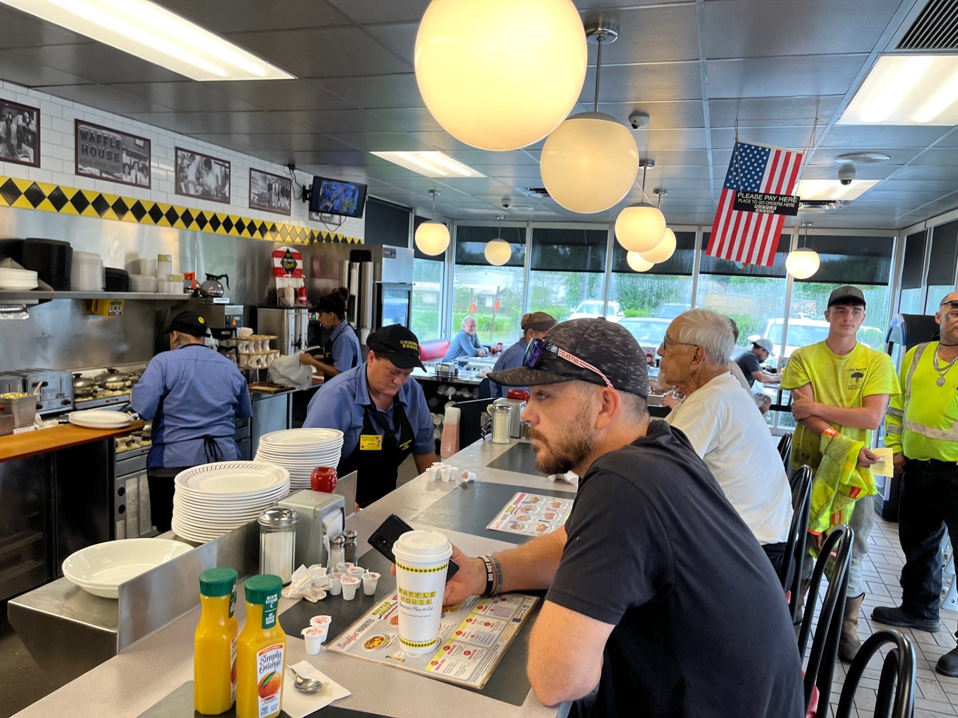 Waffle House index 5 locations shuttered as Hurricane Idalia slams Florida