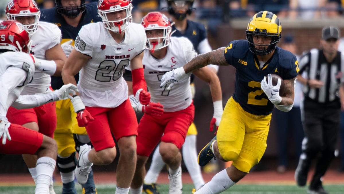 Michigan stays put in AP top 25 Texas jumps to No 4 Michigan stays put in AP top 25 Texas jumps to No 4