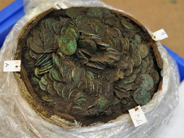 71301319007-1901-top-of-the-hoard.JPG?cr