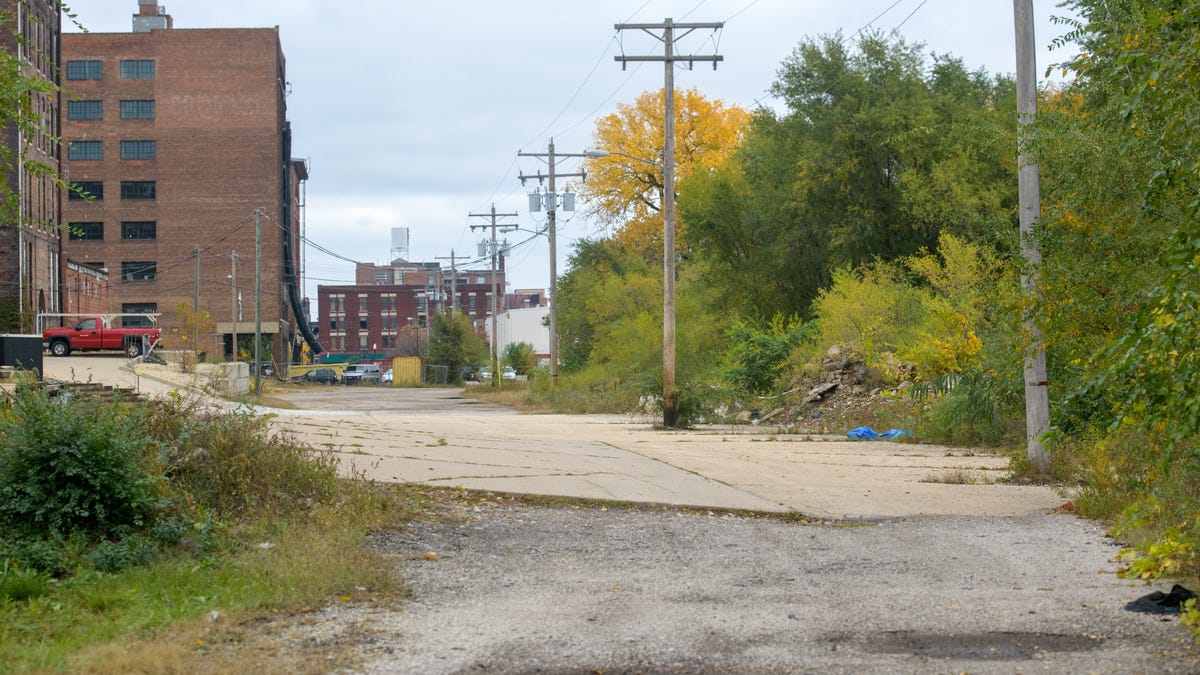 Plans are in the works to reconstruct Depot Street between Oak and Persimmon in Peoria's Warehouse District in 2024. The area just south of the 800-1000 blocks of Washington Street has been earmarked for a new 300-vehicle parking lot.