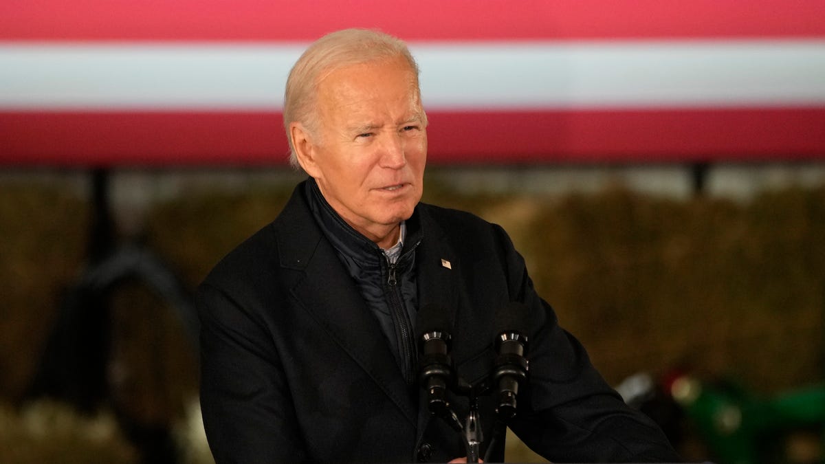 #Former Obama adviser says Biden should consider dropping out of 2024