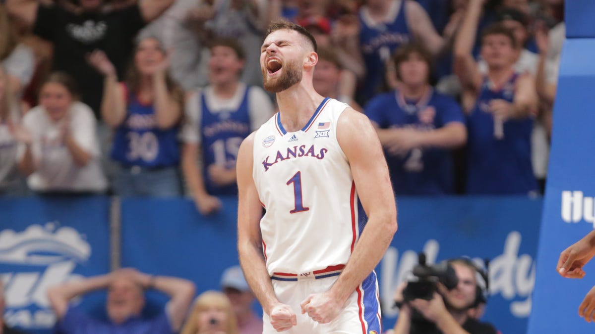 Hunter Dickinson didn’t waste any time, and neither did Kansas basketball in its 99-56 win