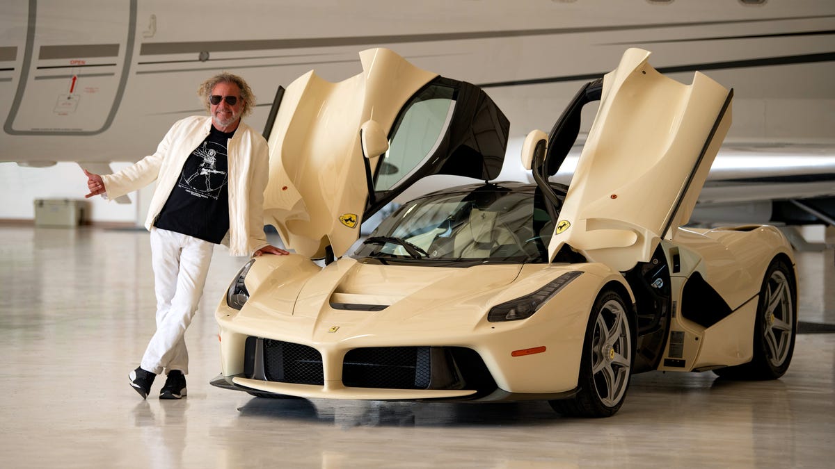 Sammy Hagar tikisi, kad jo „Ferrari LaFerrari“ aukcione atneš rekordinę sumą