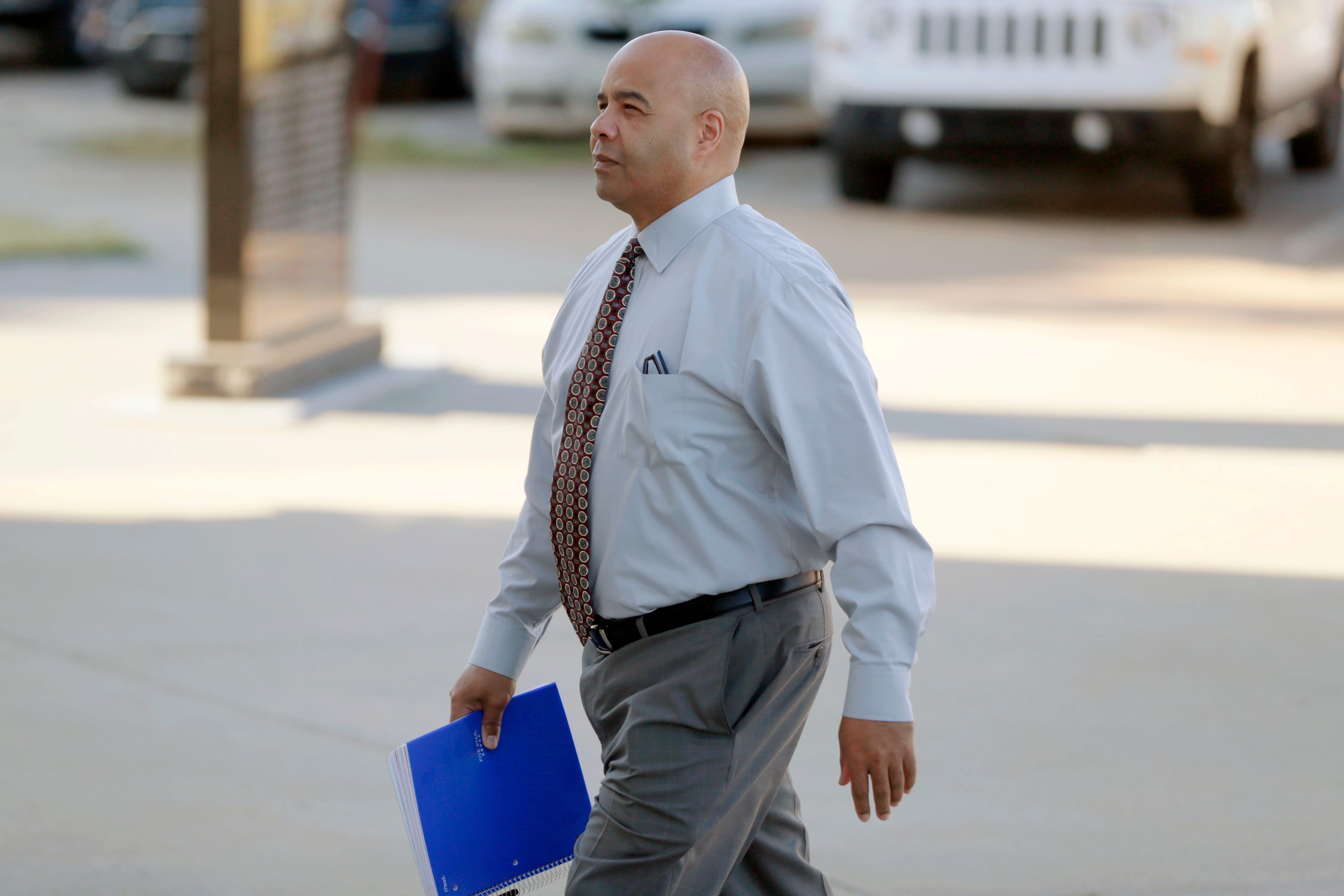 Former Shawnee basketball coach sentenced to prison for sexting 17-year-old