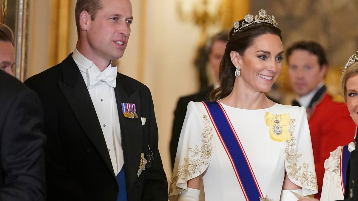 Rumores sobre a princesa Kate negados pelo Palácio de Kensington durante uma ausência de dois meses