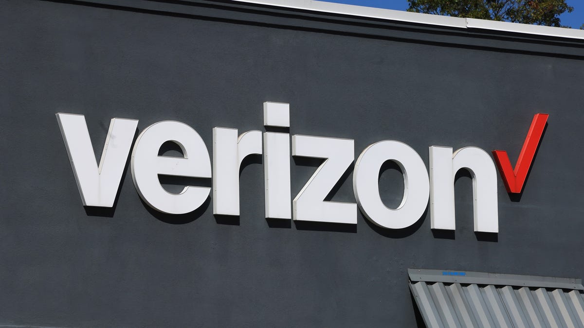 Is Verizon down? Iowa, other Midwestern states experience outages from wireless company