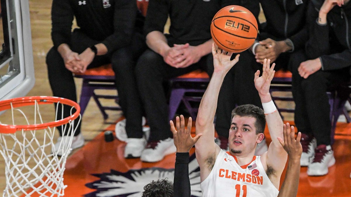 Clemson basketball gets career-best night from Chauncey Wiggins in win over South Carolina