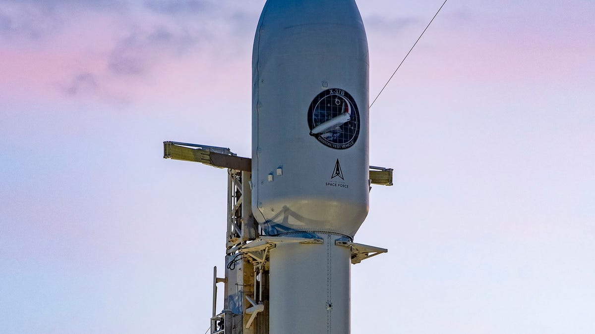 Der Start der SpaceX Falcon Heavy X-37B vom KSC der NASA wurde auf Montagabend verschoben Der Start der SpaceX Falcon Heavy X-37B vom KSC der NASA wurde auf Montagabend verschoben