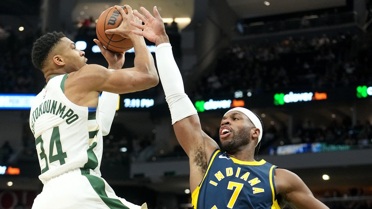 Giannis Antetokounmpo sets Bucks record with 64 points vs. Pacers