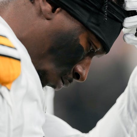 Pittsburgh Steelers safety Damontae Kazee (23) adjusts his head band Saturday, Dec. 16, 2023, before a game against the Indianapolis Colts at Lucas Oil Stadium in Indianapolis.