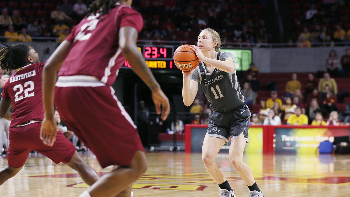 Peterson: Emily Ryan’s heartfelt return to a standing ovation of adoring Iowa State fans Peterson: Emily Ryan’s heartfelt return to a standing ovation of adoring Iowa State fans