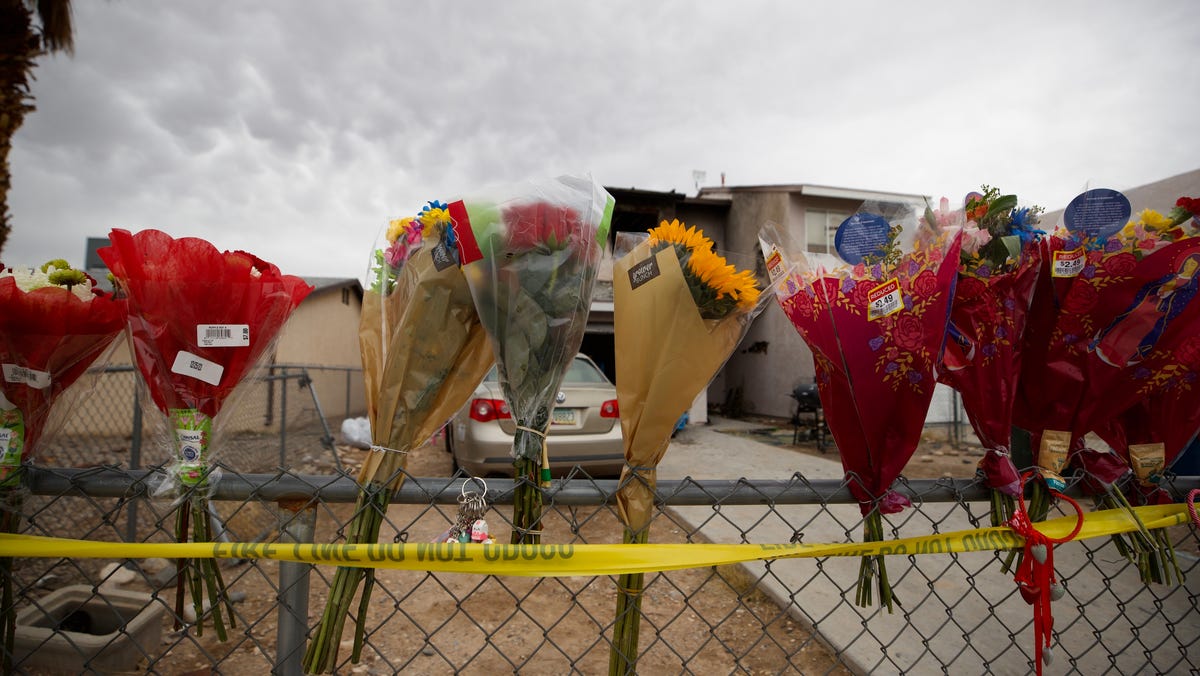 #Arizona dad was Christmas shopping when fire killed 5 kids inside home