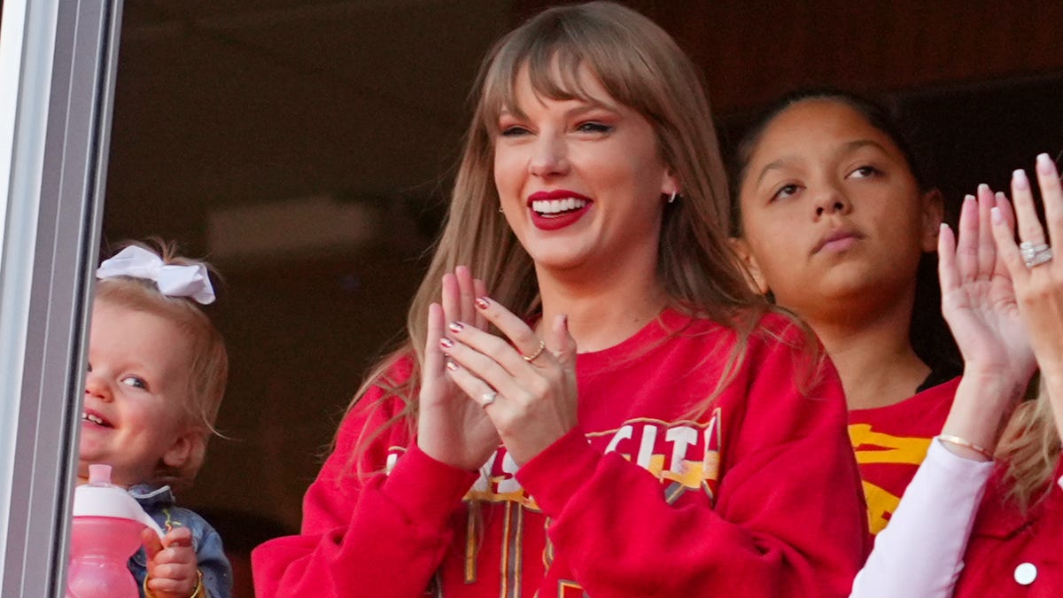 ‘Sharing the KC Love’: Taylor Swift, Travis Kelce romance boosts Kansas City economy