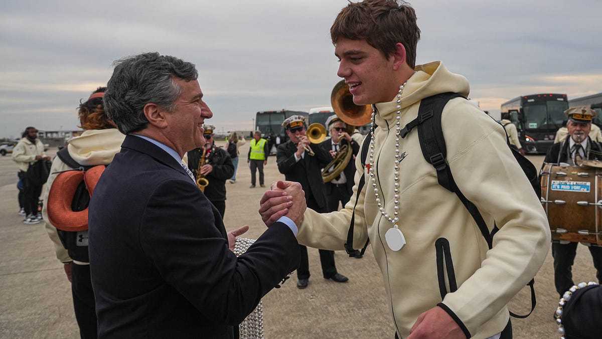 Texas football’s Steve Sarkisian eyes rich recruiting opportunities in Louisiana in 2026 Texas football’s Steve Sarkisian eyes rich recruiting opportunities in Louisiana in 2026