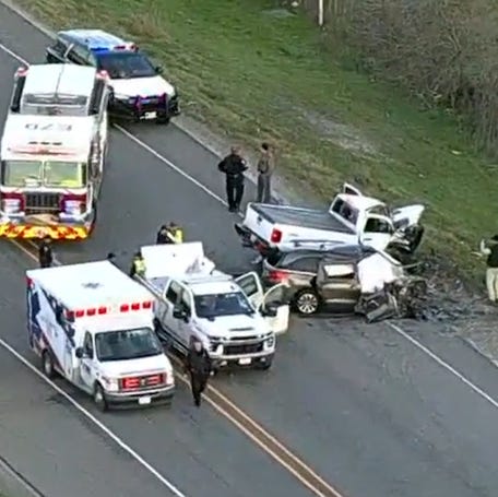 6 killed, 3 injured in Johnson County crash