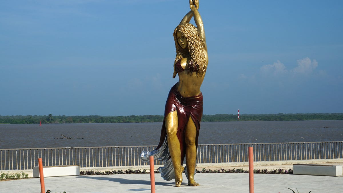 تم تكريم شاكيرا في مسقط رأسها الكولومبي بتمثال “Hips Don't Lie”.