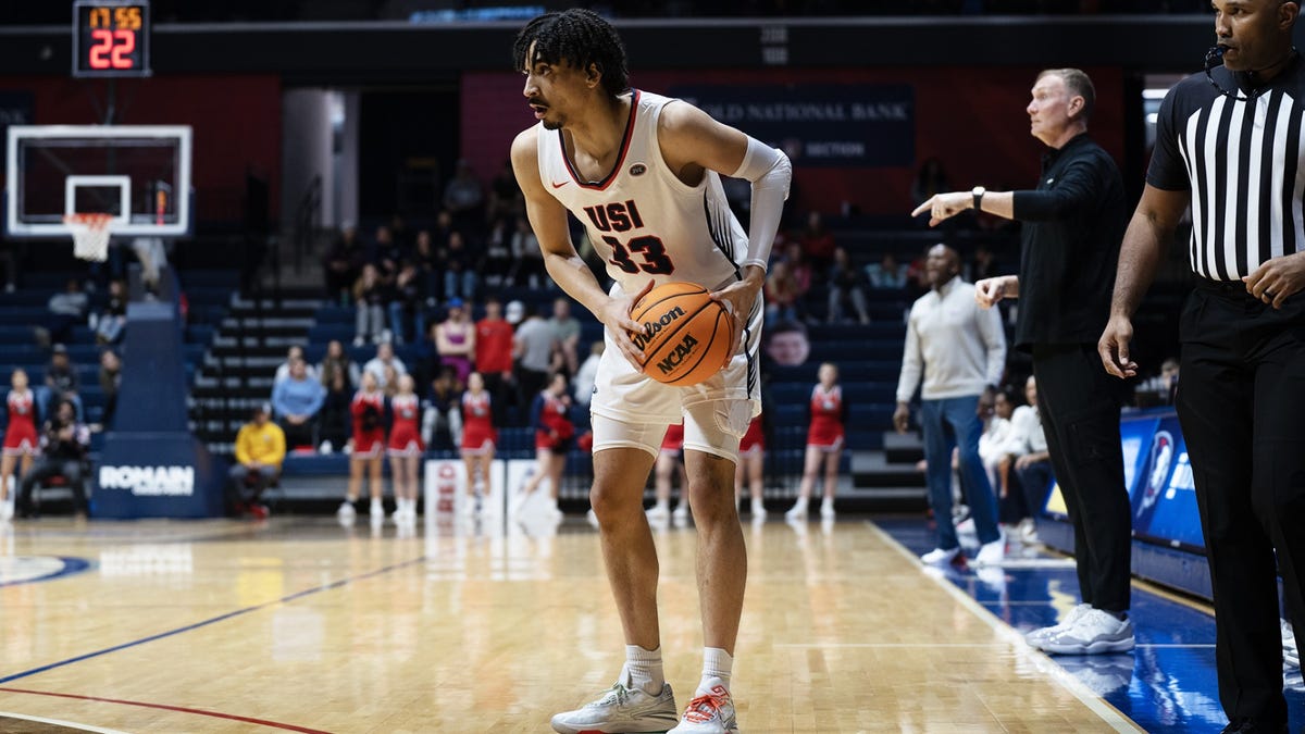 After finally gaining momentum, USI men’s basketball deflates at home vs. Tennessee Tech