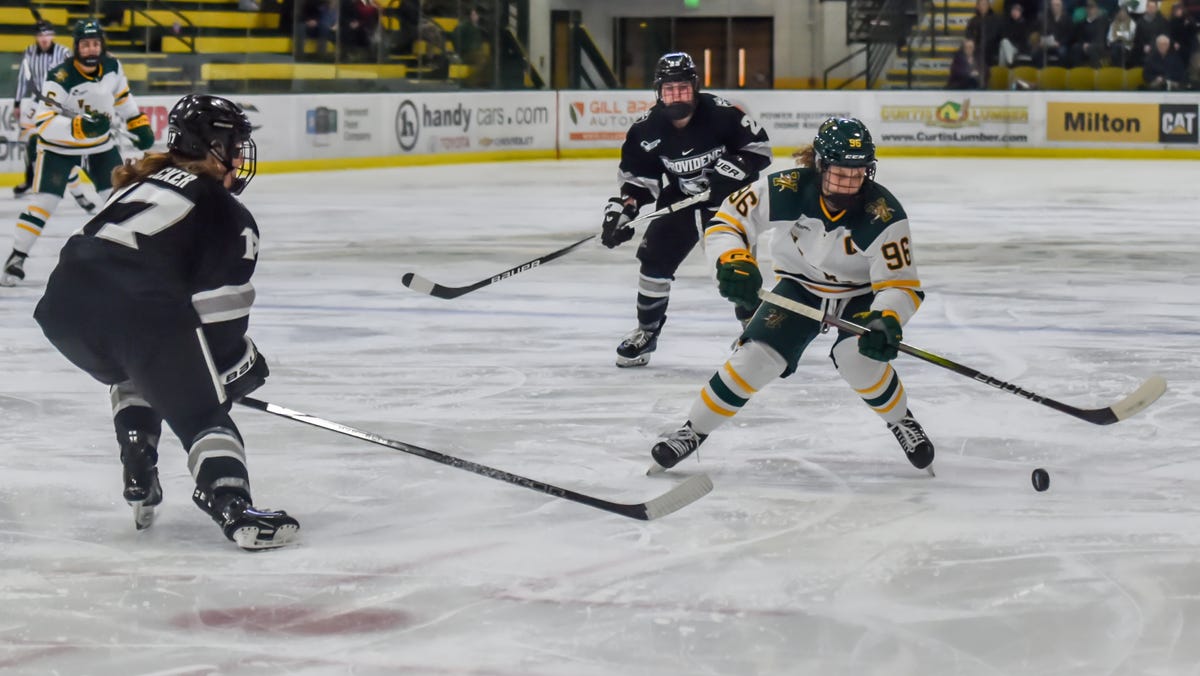 Vermont’s Mlýnkováu00a0named Hockey East player of the year; UVM women hoops players feted