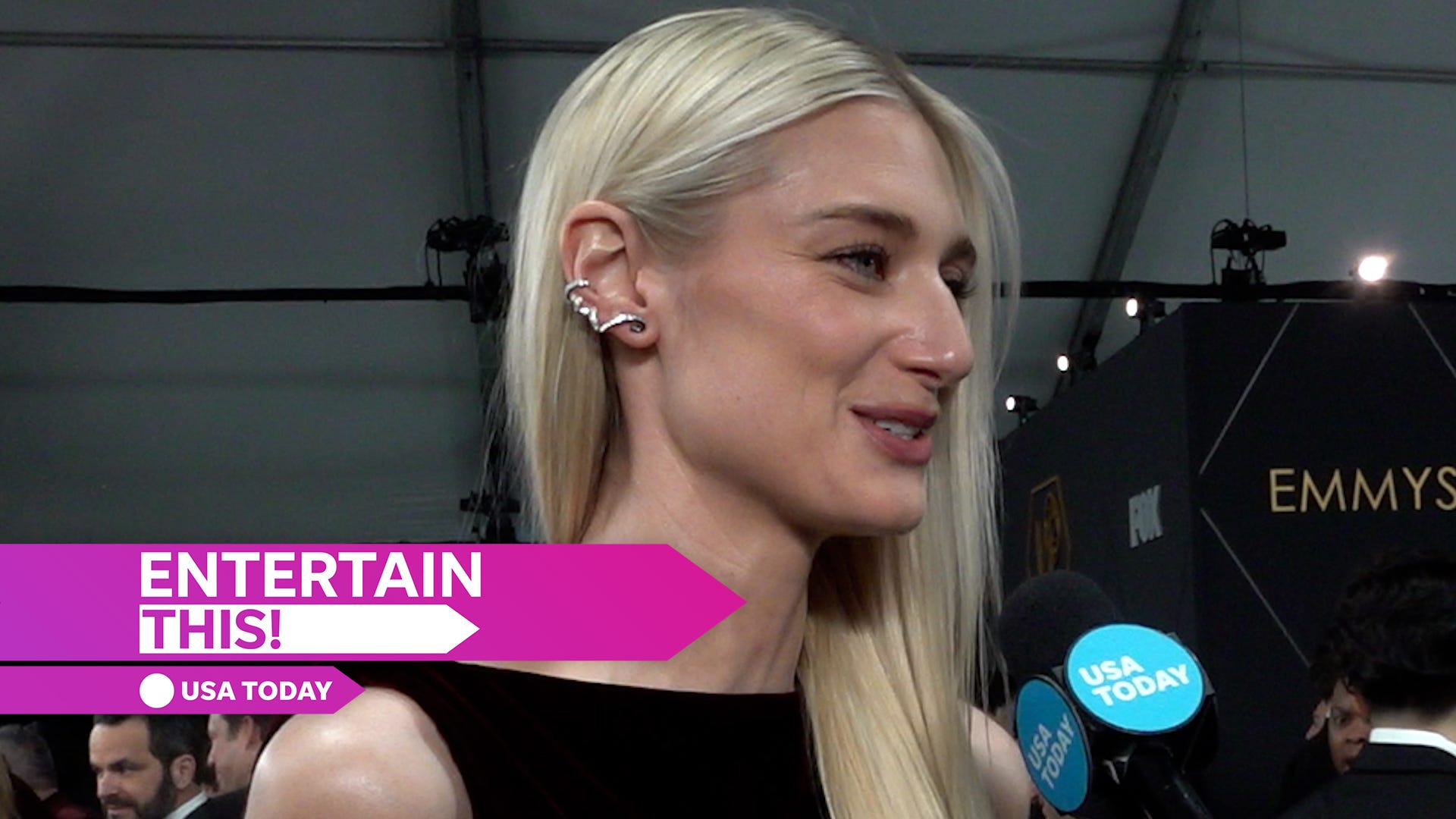 ET_ElizabethDebicki
