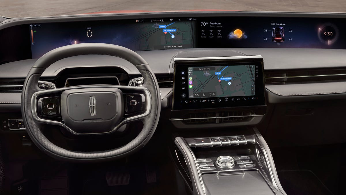 Ford's new 48-inch “dashboard” will debut on the 2024 Lincoln Nautilus