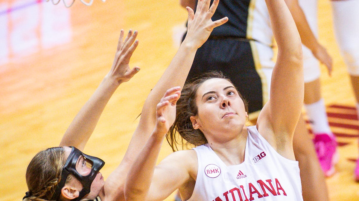 IU women’s basketball fails to show in Champaign, losing to Illinois