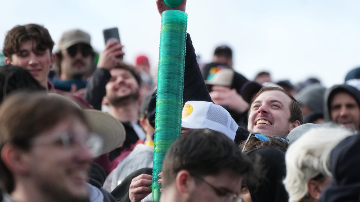 Golf’s relationship with alcohol stands out at Phoenix Open, doesn’t end there Golf’s relationship with alcohol stands out at Phoenix Open, doesn’t end there